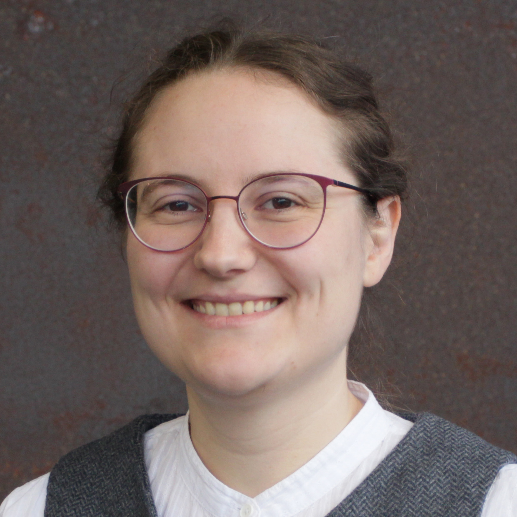  Vannessa Teske headshot